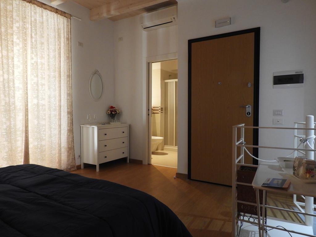 Arco Della Neve Guest House Bari Exteriör bild